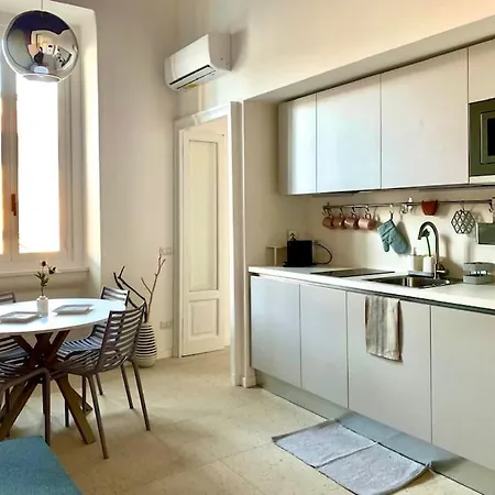 Stylish Flat In Porta Romana-fondazione Prada Daire